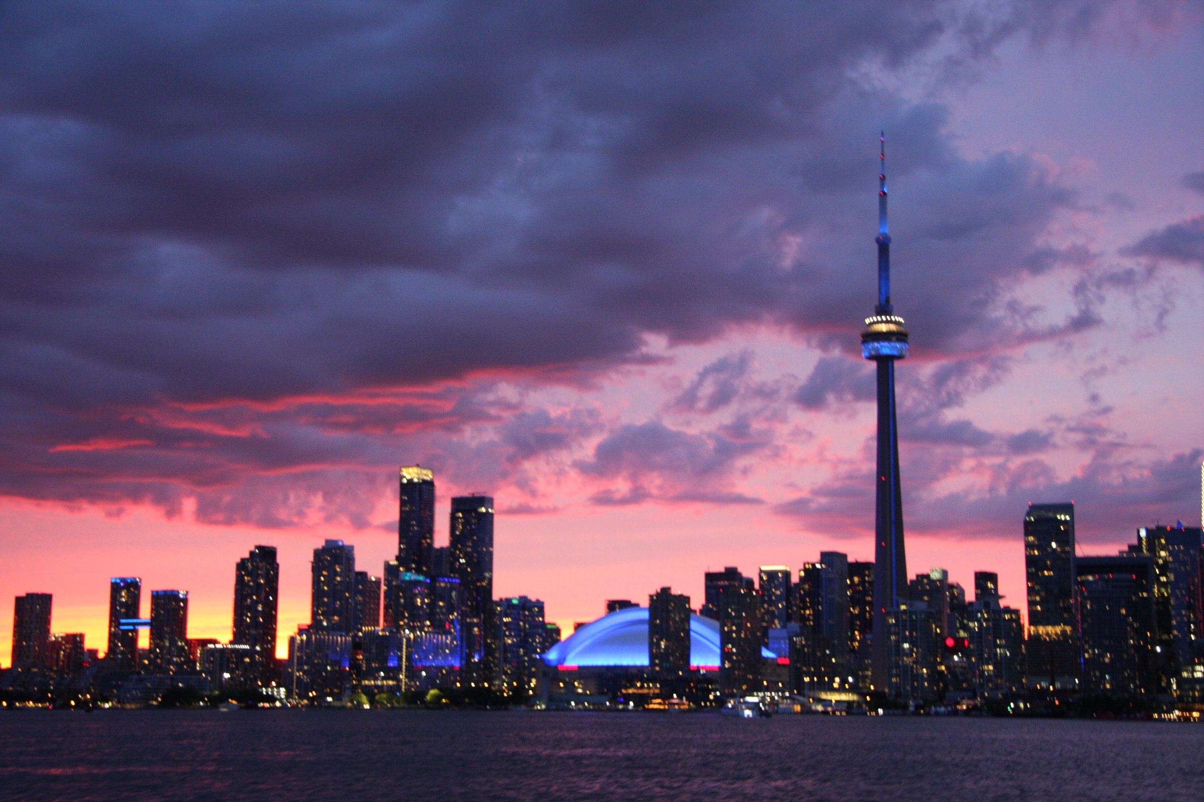 Toronto skyline at dusk, the CN Tower